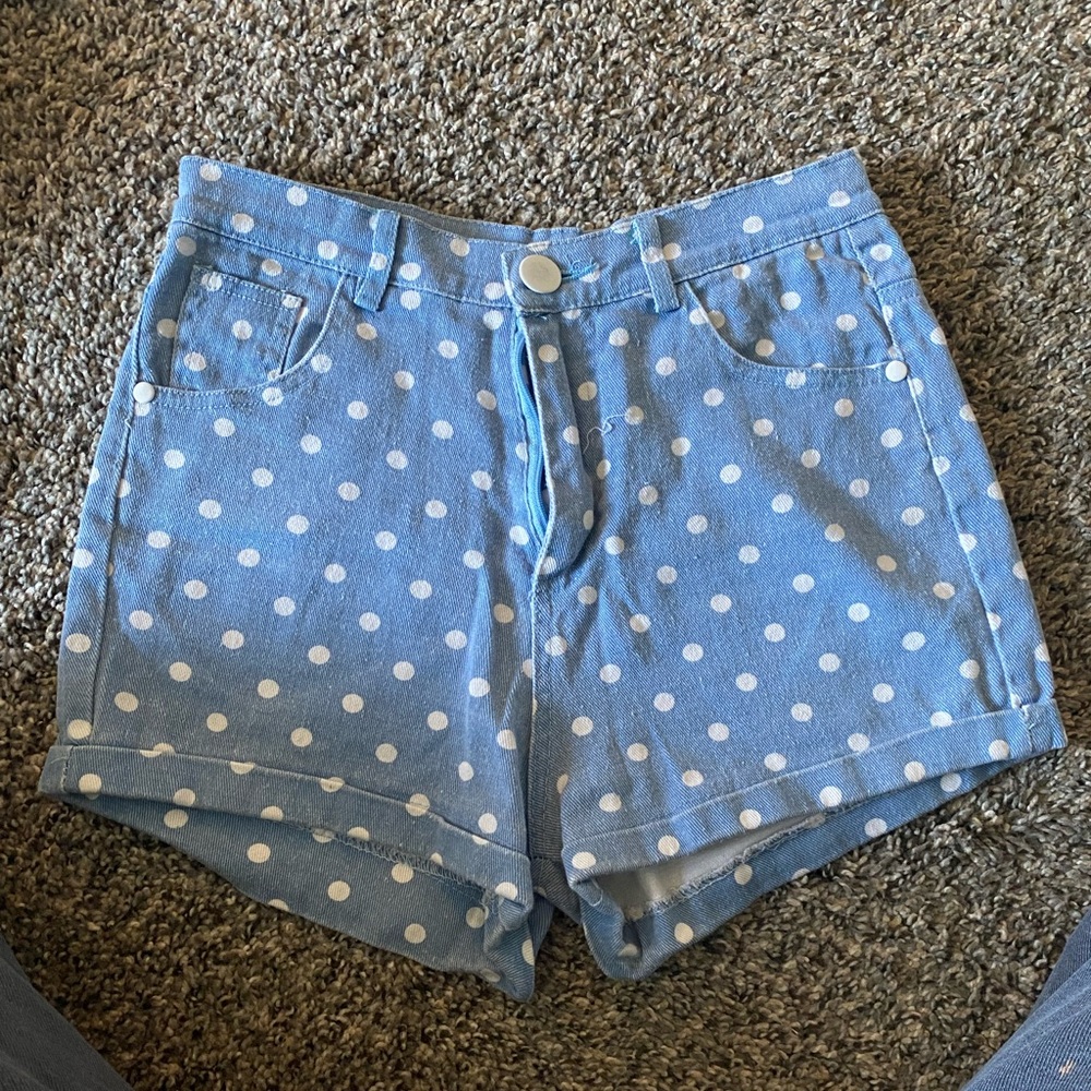 Brandy Melville high-rise shorts. blue with white polka dots.